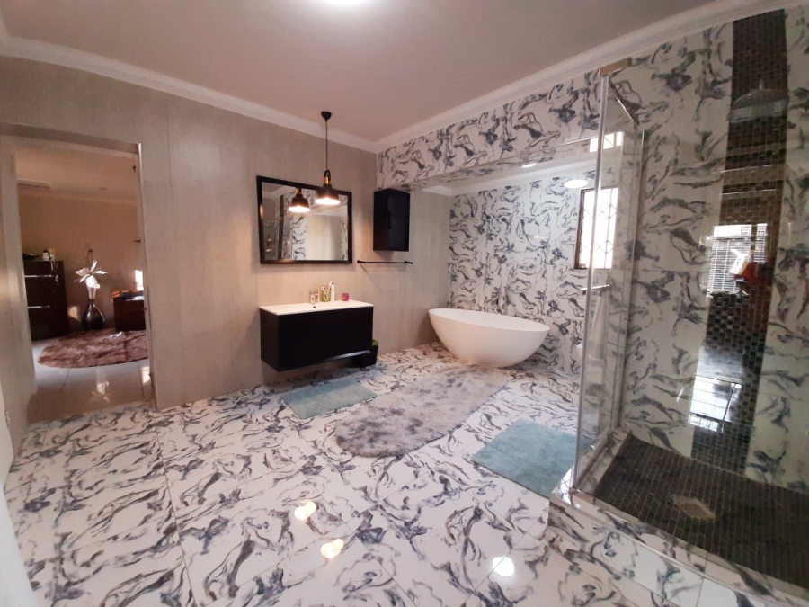 5 Bedroom Property for Sale in Sasolburg Ext 11 Free State